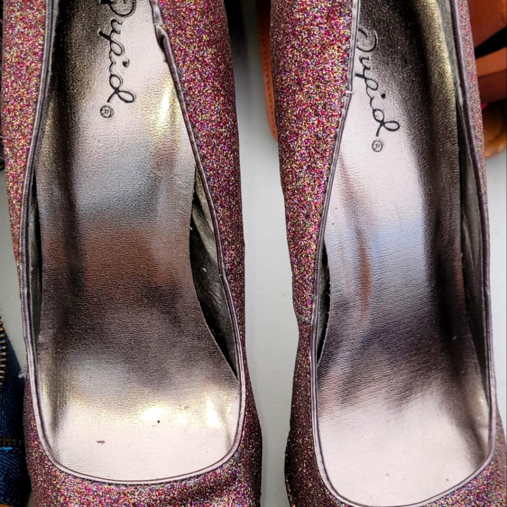 BEAUTIFUL HEEL LIKE NEW